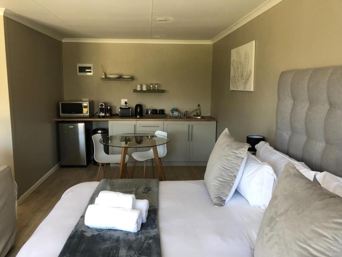 Lola'S Self Catering Accommodation كلارينس المظهر الخارجي الصورة