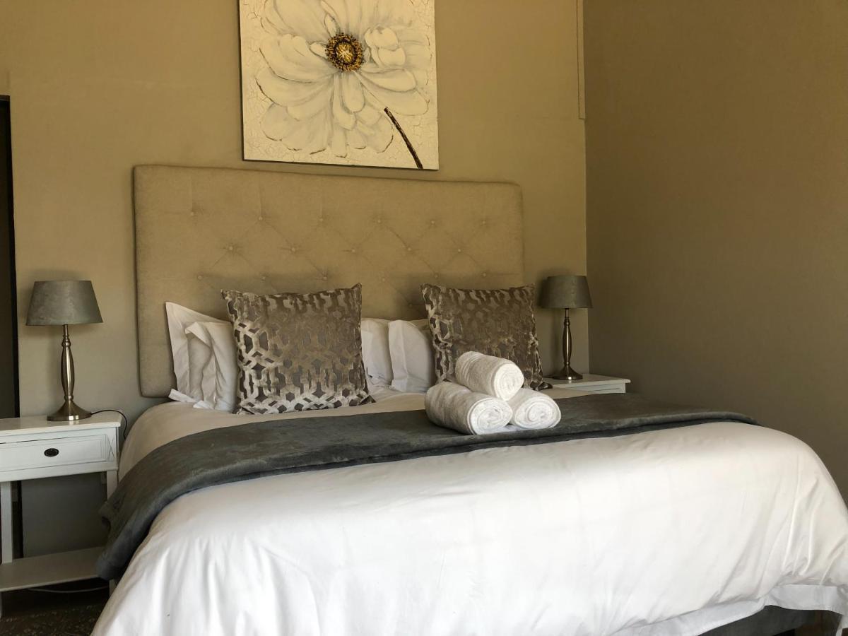 Lola'S Self Catering Accommodation كلارينس المظهر الخارجي الصورة
