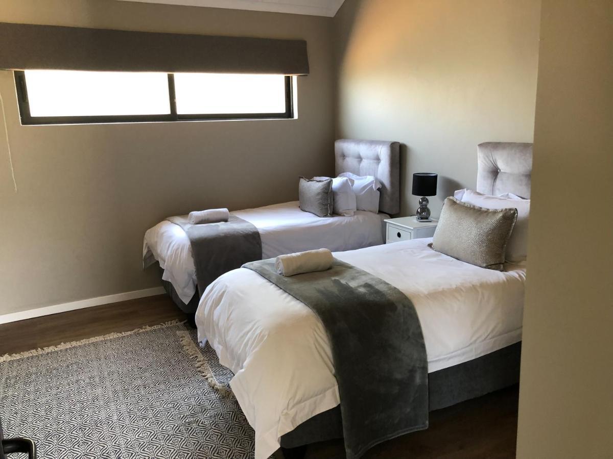 Lola'S Self Catering Accommodation كلارينس المظهر الخارجي الصورة